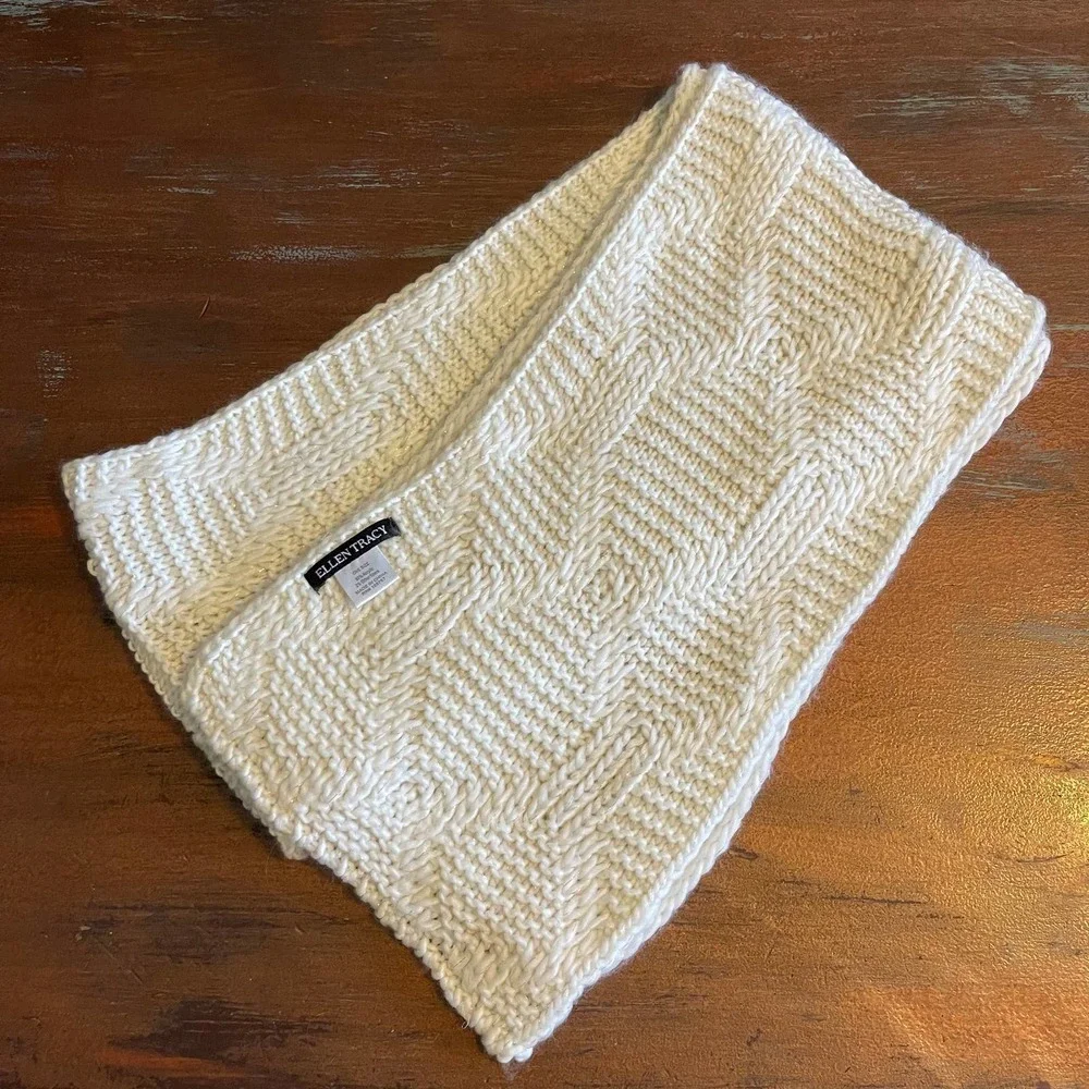 ELLEN TRACY Women's Knit Scarf
